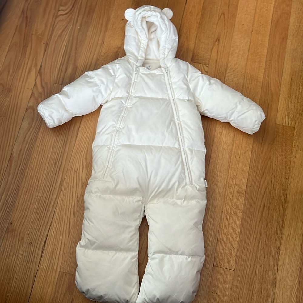 Baby gap 6-12 month one piece snow suit